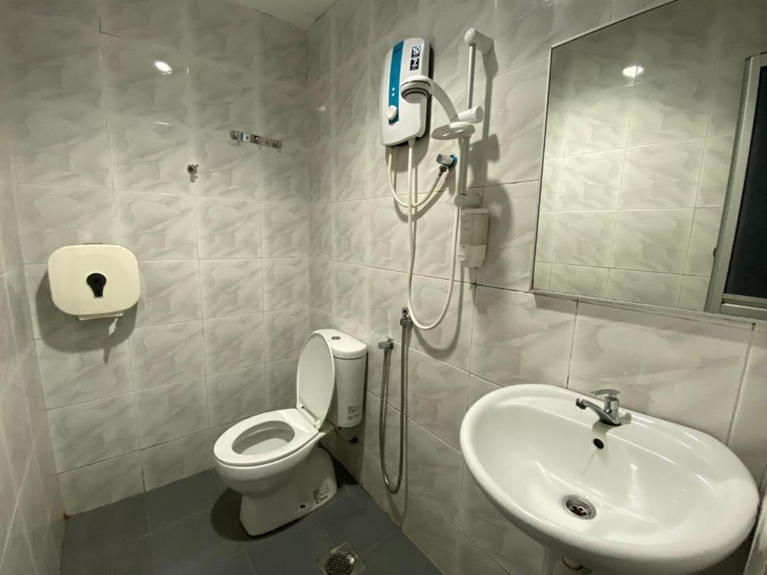 Hotel Zamburger קוטה דמנסארה מראה חיצוני תמונה