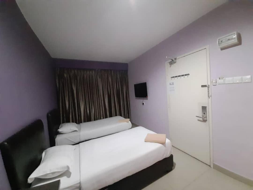Hotel Zamburger קוטה דמנסארה מראה חיצוני תמונה