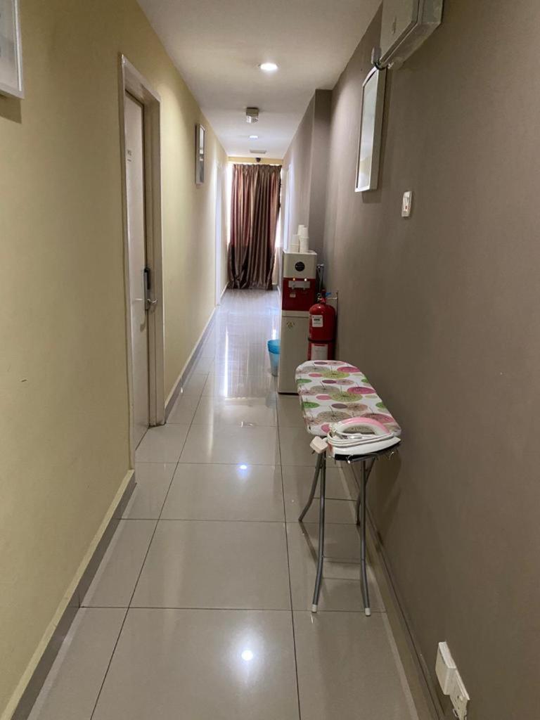 Hotel Zamburger קוטה דמנסארה מראה חיצוני תמונה